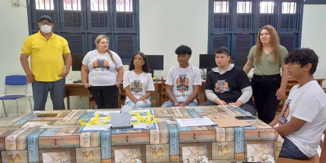 Finalistas da Feira de Ciência e Engenharia, alunos de escola do Bujari fazem campanha para participar de evento em SP