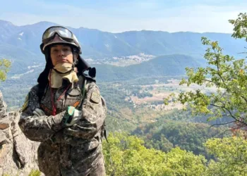 Acreana que está em missão de combate a incêndios no Chile é tradutora e porta-voz da equipe