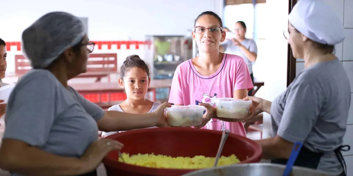 Programa Prato Extra garante alimentação de estudantes durante as férias no Acre