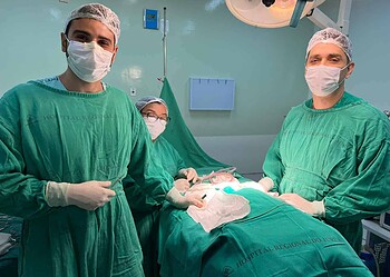 Cirurgia de correção da coluna de Ravi foi um sucesso. Foto: cedida