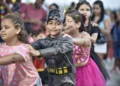 Em ritmo de folia, crianças se divertem no Baile Infantil no Carnaval da Família