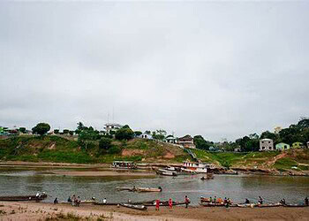 Criança de 6 anos morre após colisão entre canoas no interior do Acre