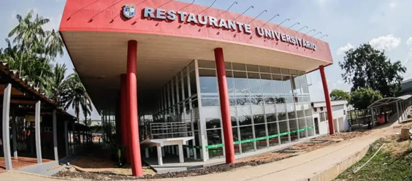 Alunos da Ufac reclamam da suspensão de alguns alimentos no RU: 'o feijão faz muita falta'