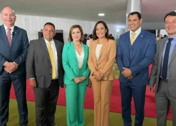 Deputados federais eleitos pelo Acre tomam posse em Brasília