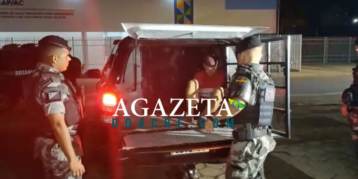 PM recebe denúncia anônima sobre reunião de facção, troca tiros com suspeito e um acaba preso