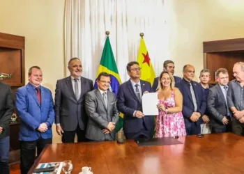 O chefe do Executivo garantiu que mil carteiras serão destinadas para mulheres vítimas de violência no Acre.