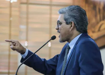 Deputado defende convocação de aprovados em concursos da Saúde e Educação e abertura de novos certames