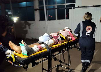 Criminosos invadem casa de dependente químico e o espancam com pau