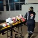 Criminosos invadem casa de dependente químico e o espancam com pau