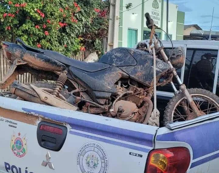 PM prende mulher por tráfico de drogas e recupera moto roubada no Acre