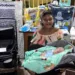 Moradora da Califórnia doa enxoval completo para mãe adolescente de Sena Madureira; veja o vídeo