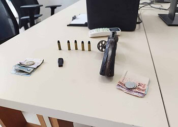 Trio é preso por invadir casa e roubar carro de corretor de imóveis em Rio Branco