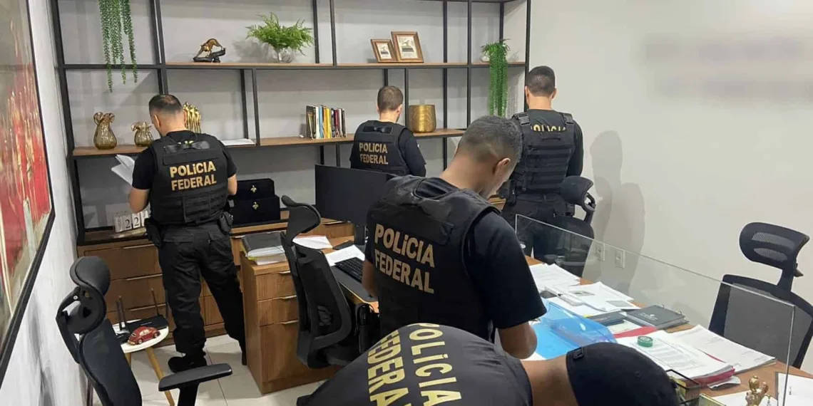 PF investiga advogados pagos por faccionados para levar informação para dentro do presídio no Acre