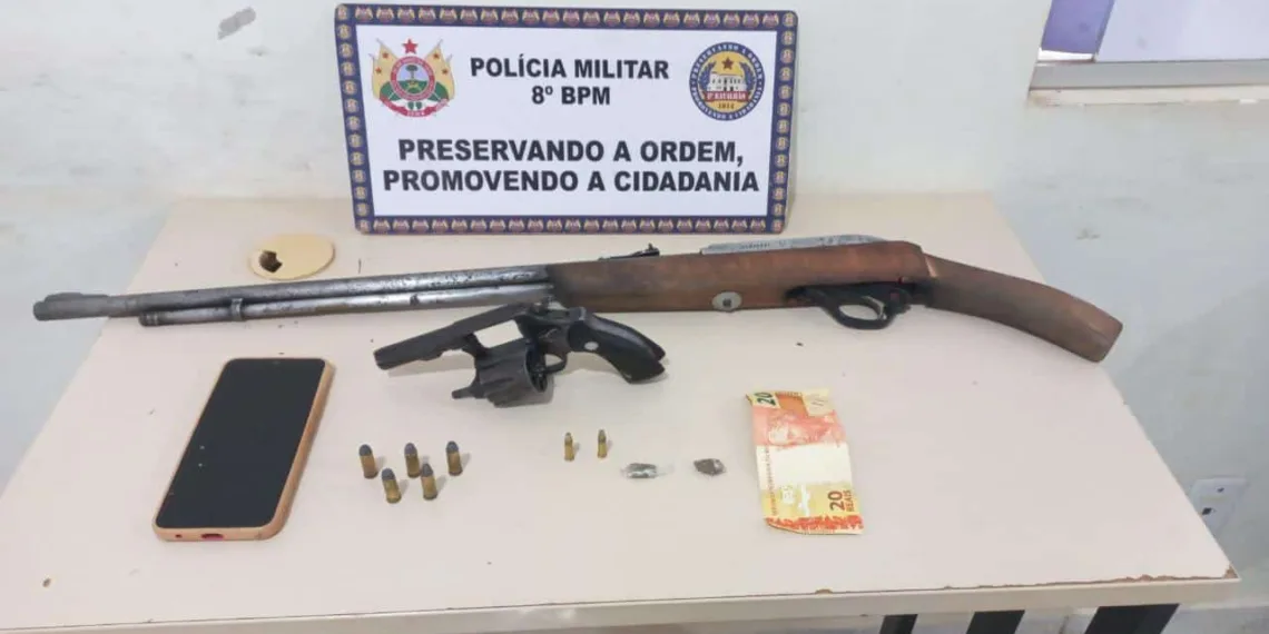 PM prende homem com duas armas de fogo em Sena Madureira