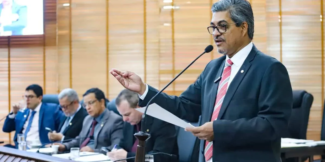 Edvaldo Magalhães comemora convocação de professores efetivos e faz cobrança: 'faltam 54'