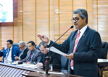 Edvaldo Magalhães comemora convocação de professores efetivos e faz cobrança: 'faltam 54'