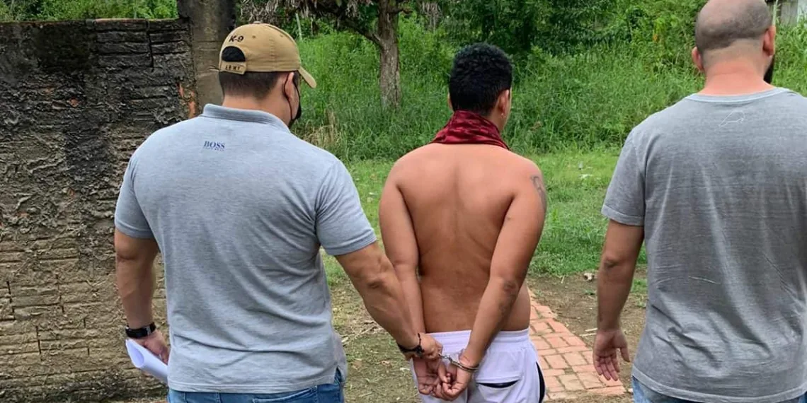 Faccionado acusado de roubo e tentativa de homicídio é preso no bairro Taquari