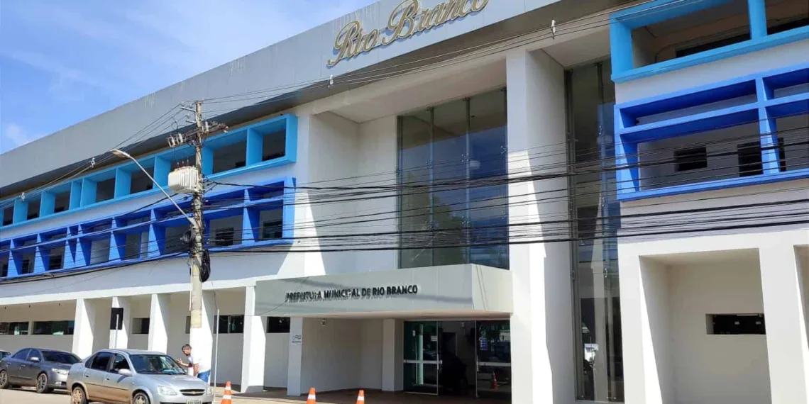 Prefeitura de Rio Branco anuncia pagamento do salário de servidores e pensionistas