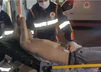 Cabelereiro é esfaqueado nas costas enquanto caminhava em Rio Branco