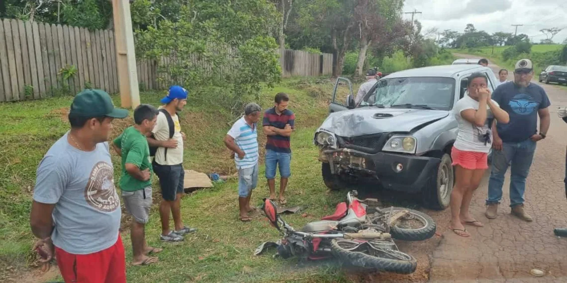 Acidente fatal: conversão proibida causa morte de motociclista na estrada de Porto Acre