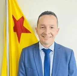 Deputado defende que governo implemente o piso nacional de enfermagem no Acre