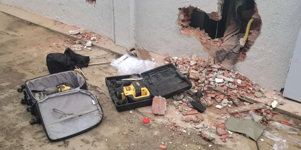 Na Capital, PM prende dois homens em flagrante após tentativa de furto em agência bancária
