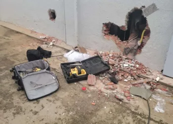 Na Capital, PM prende dois homens em flagrante após tentativa de furto em agência bancária