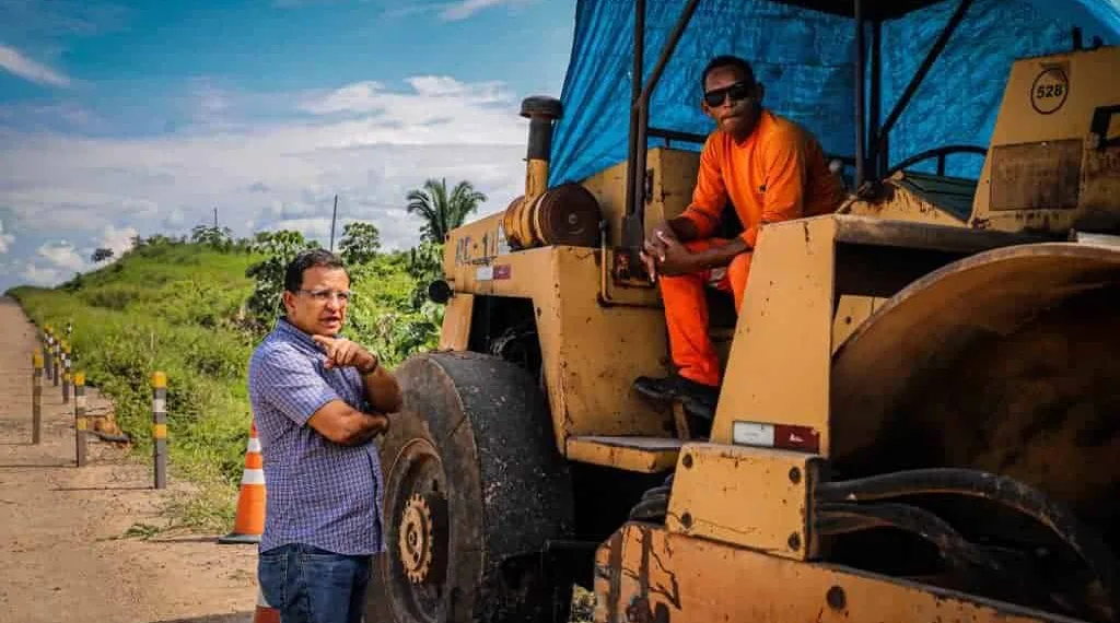 Presidente da Aleac, deputado Luiz Gonzaga, vistoria condições da BR 364
