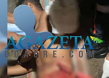 Mulher fere homem a golpes de faca e vísceras da vítima são expostas