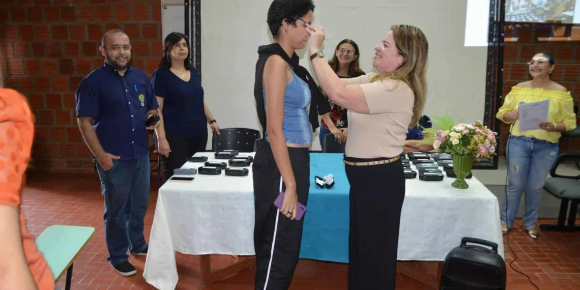 Ao todo, 73 alunos foram contemplados com óculos durante evento na manhã desta quinta-feira, 9. Foto: Stalin Melo/SEE