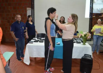 Ao todo, 73 alunos foram contemplados com óculos durante evento na manhã desta quinta-feira, 9. Foto: Stalin Melo/SEE