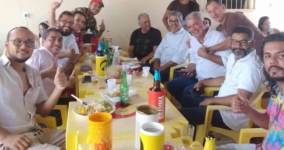 Edvaldo Magalhães e Petecão almoçam juntos e surgem rumores de 'frente ampla'