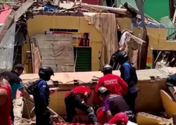 Equipes buscam sobreviventes após terremoto no Equador (Foto: Reprodução)
