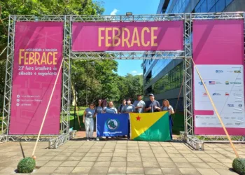 Estudantes do Acre pedem ajuda para conquistar visualizações em vídeo e ganhar competição da Febrace, em São Paulo