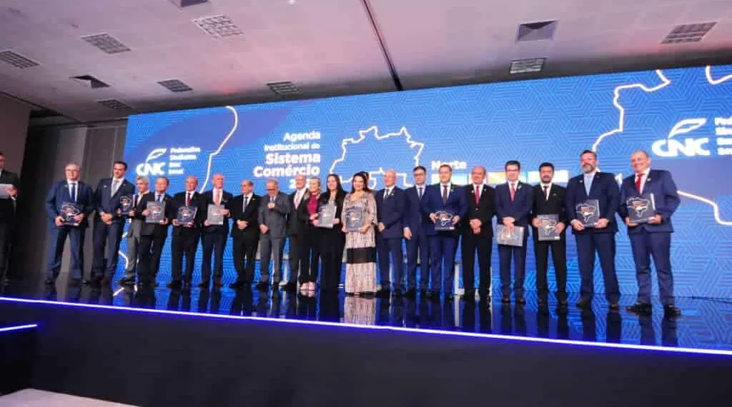 Evento contou com a participação do vice-presidente da República e ministro do Desenvolvimento, Indústria, Comércio e Serviços, Geraldo Alckmin, do presidente da CNC, José Roberto Tadros, da ministra do Turismo, Daniela Carneiro, e de parlamentares de todo o País [FOTO: ROSE PERES]