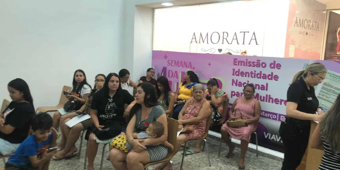 m alusão ao Mês da Mulher, os serviços para emissão da Carteira Nacional de Identificação são disponibilizados em um período de cinco dias, das 14h às 20h no espaço cultural do shopping. Foto: Clara Araújo