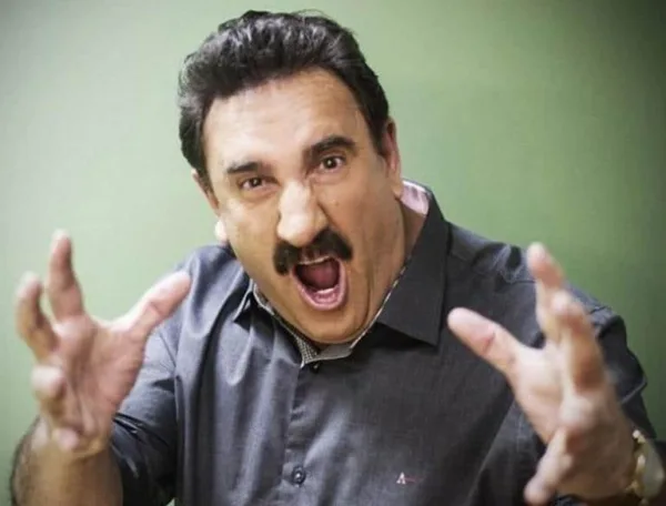 Ratinho pede indenização de ex-BBB por danos morais
