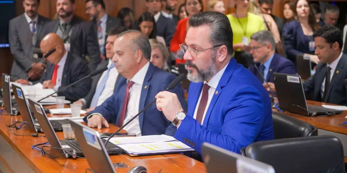 Aprovado relatório de Alan Rick a projeto que cria o Estatuto da Simplificação Tributária