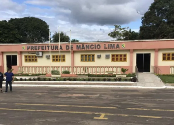 Prefeitura abre processo seletivo com 30 vagas imediatas e salário pode chegar a R$ 2,7 mil; confira