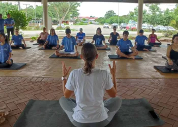 Práticas de yoga e saúde mental auxiliam alunos da Escola Sesi que representam o Acre em Campeonato Nacional de Robótica