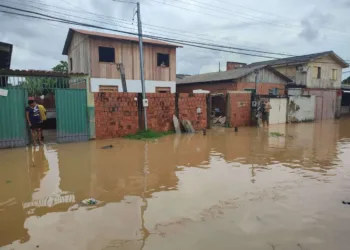 Rio Acre se aproxima dos 17 metros e mais bairros podem ser atingidos em Rio Branco