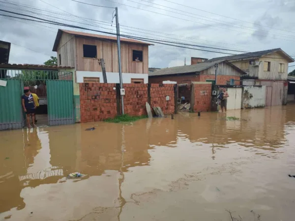 Rio Acre se aproxima dos 17 metros e mais bairros podem ser atingidos em Rio Branco