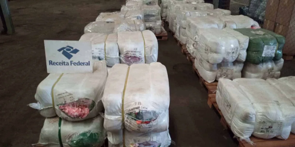 Receita Federal vai destinar três toneladas de roupas a vítimas da enchente no Acre