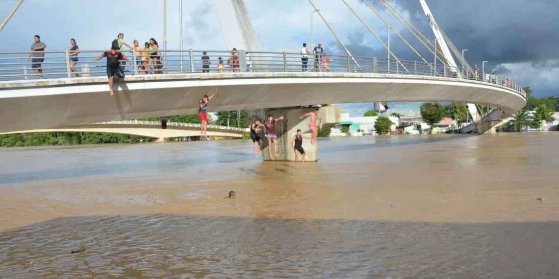 Rio Acre segue baixando na capital e registra 17,68 metros
