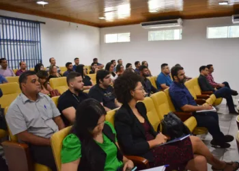O curso visa capacitar o profissional para executar tarefas administrativas. Foto: José Luiz Maciel/CGE