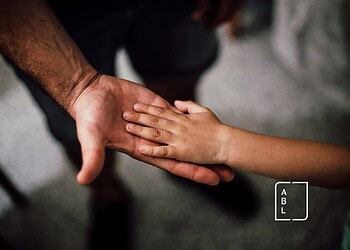 Pai é condenado a pagar mais de R$ 52 mil por abandono afetivo do filho