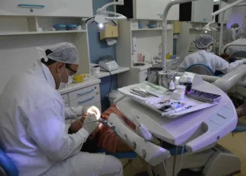 Sesc leva atendimento odontológico gratuito para colaboradores de rede de supermercado neste sábado