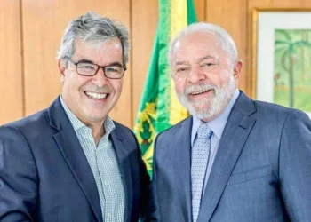 Jorge Viana se reúne com presidente Lula para tratar sobre investimentos para o Acre