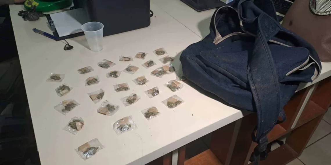 Detento monitorado por tornozeleira foge da polícia e abandona mochila com drogas
