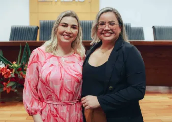 Michelle Melo destaca apoio da Aleac para volta da Secretaria da Mulher